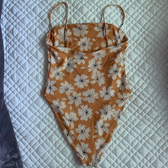 Swimsuit - Picture 3 of 5